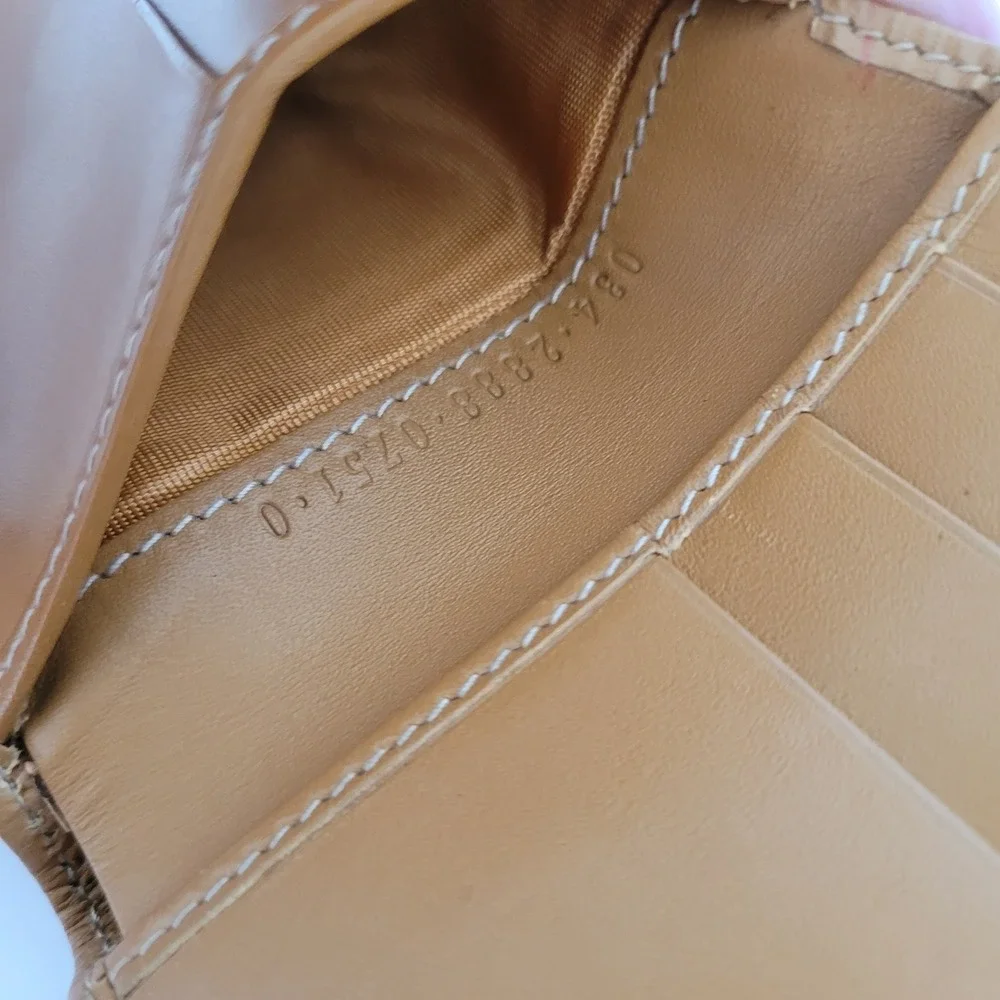 Gucci Vintage GG Canvas Leather Bifold Wallet Tan Beige 034.2888.0751.0